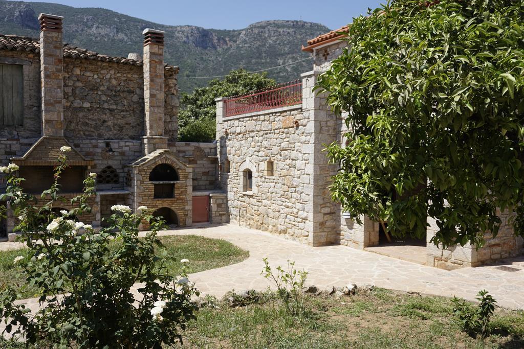 Vila Haus Kleopatra Leonídion Exteriér fotografie
