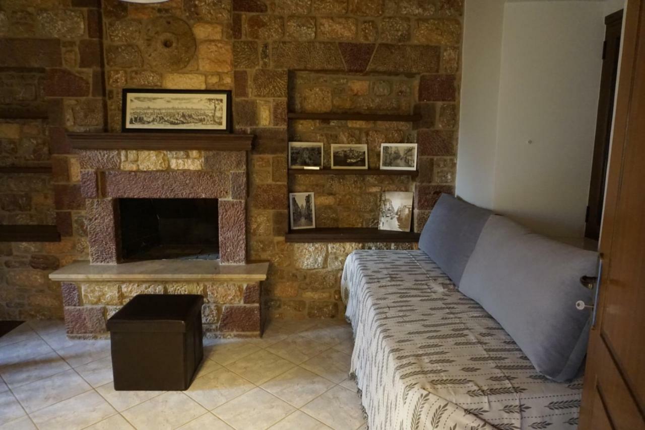 Vila Haus Kleopatra Leonídion Exteriér fotografie