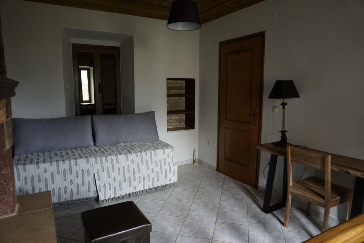 Vila Haus Kleopatra Leonídion Exteriér fotografie