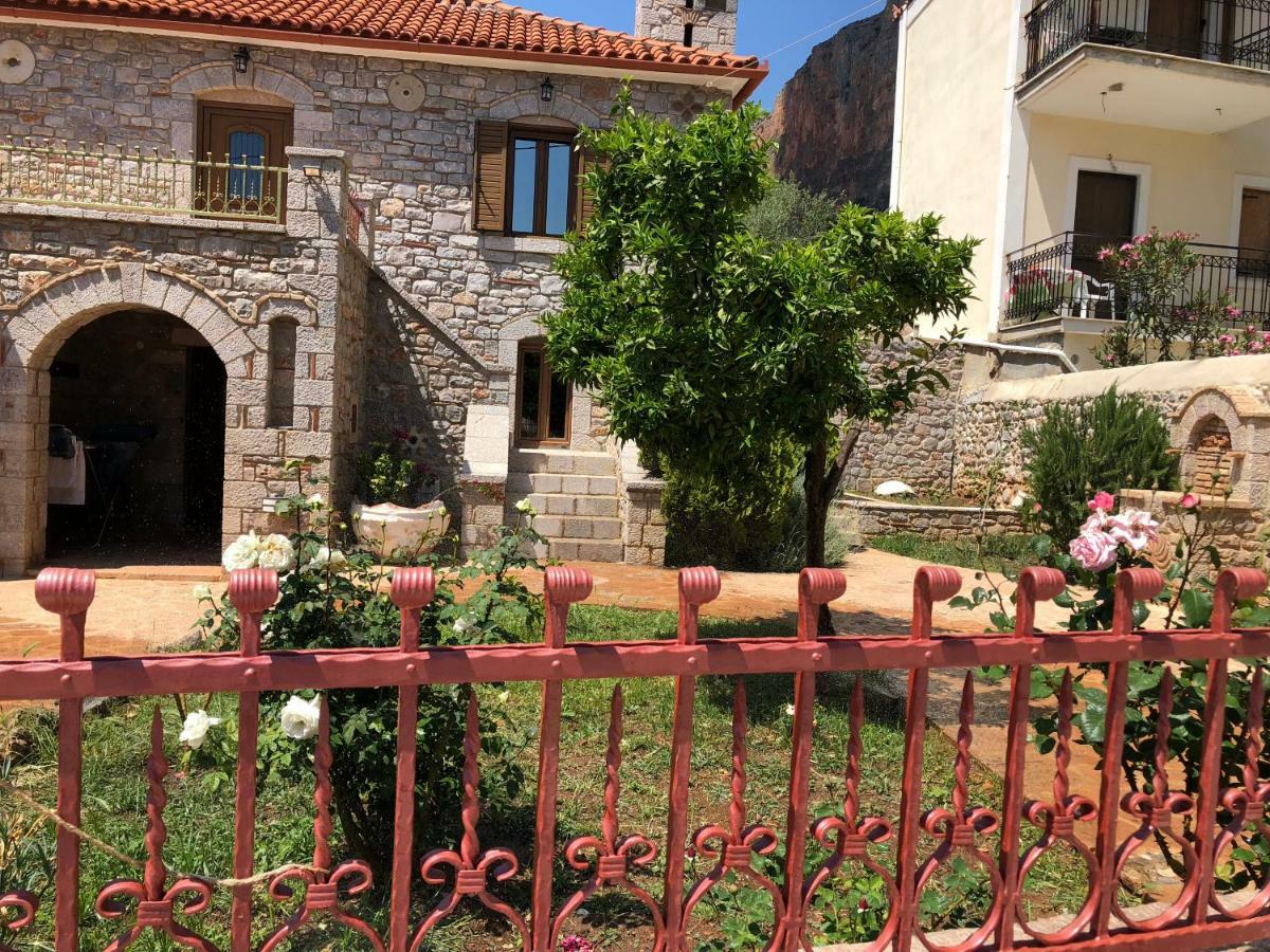 Vila Haus Kleopatra Leonídion Exteriér fotografie