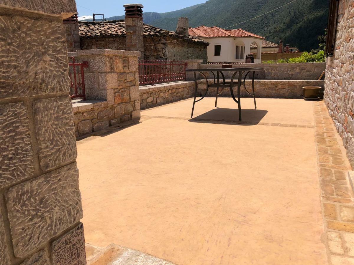 Vila Haus Kleopatra Leonídion Exteriér fotografie
