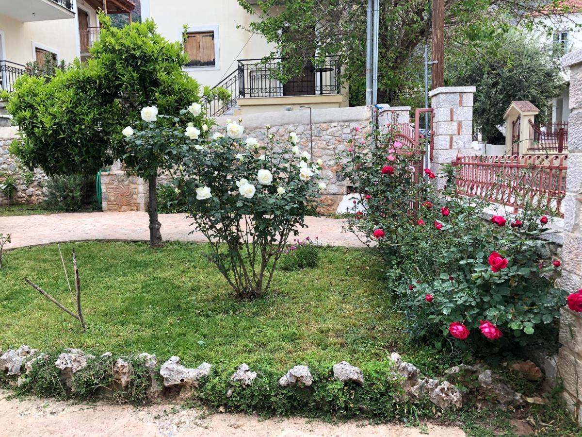 Vila Haus Kleopatra Leonídion Exteriér fotografie
